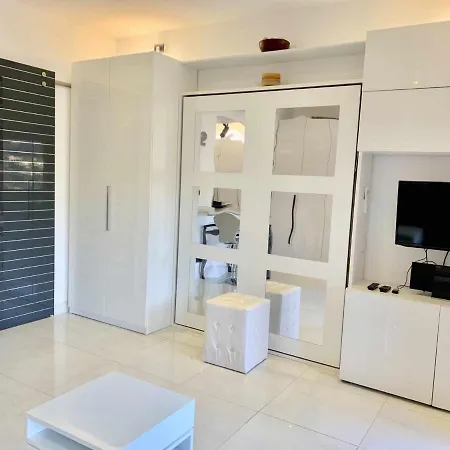 Apartment La Loggia Sul Mare
